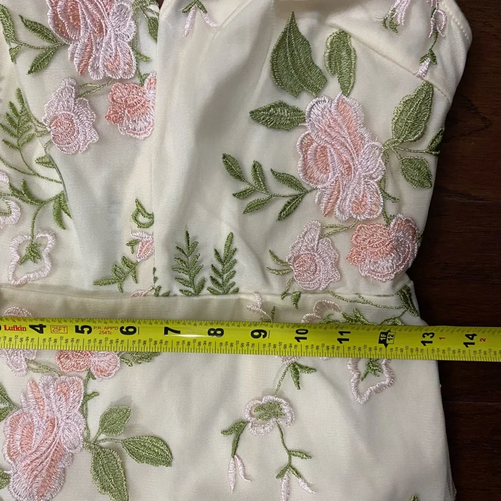 JJ’s House Floral Embroidered Dress size small - Picture 6 of 7